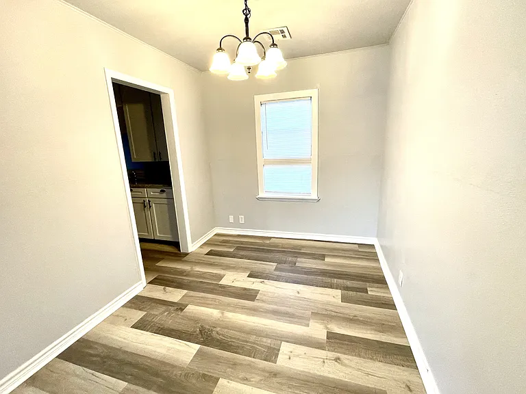 61 15th Ave NW — Photo 8