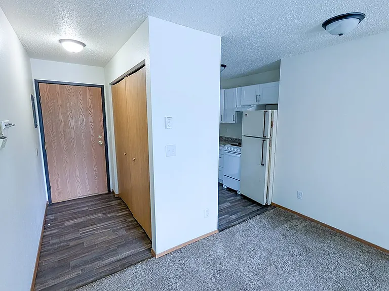 Erickson Apartments — Photo 16