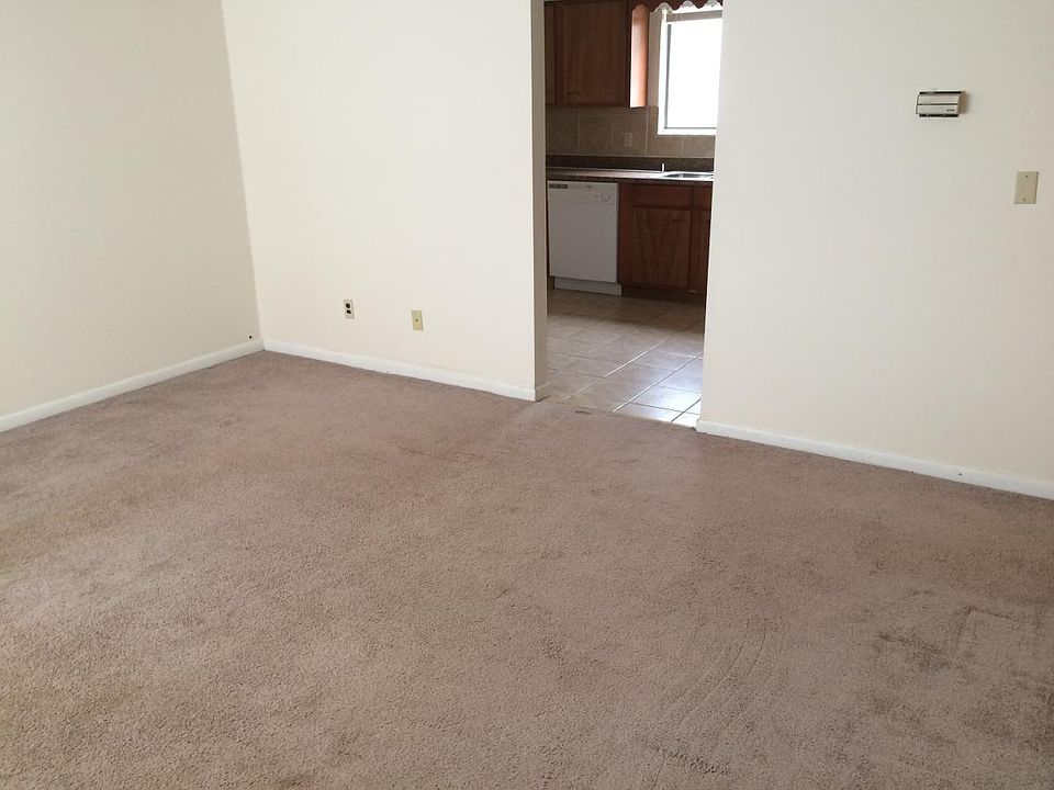 1st image of 1568 Main St APT 1