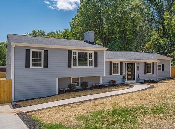 3rd image of 252 Paradise Dr