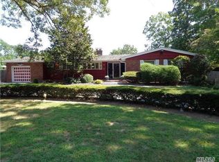 21 Harned Rd, Commack, NY 11725