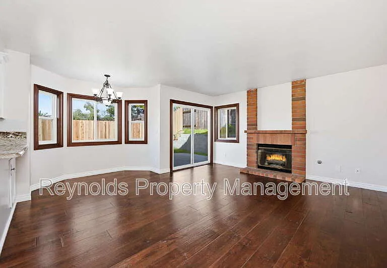 9462 Pipilo St — Photo 7