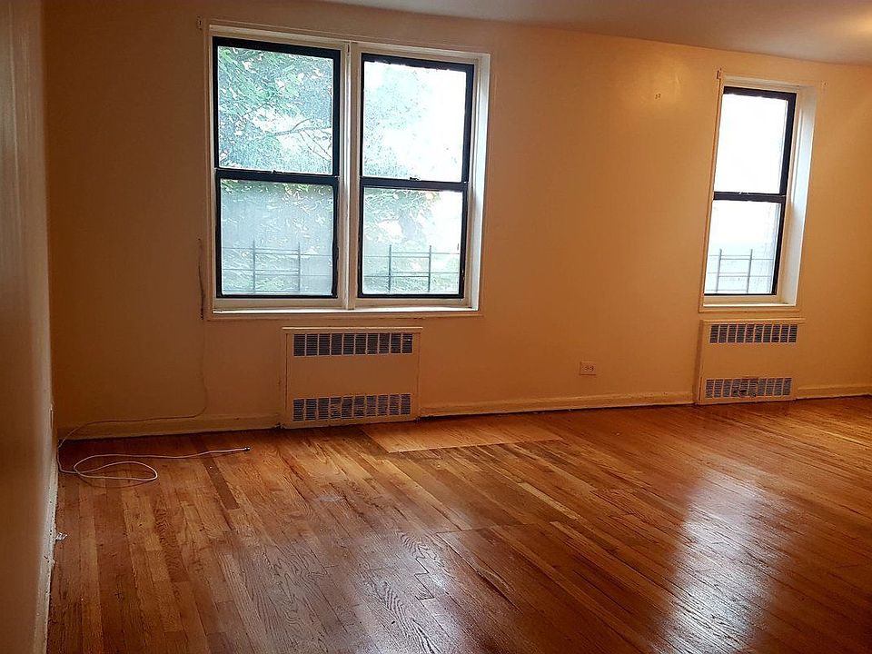 2nd image of 550 E 21st St APT 1G