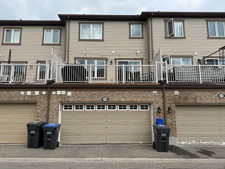 233 Remembrance Rd — Photo 21
