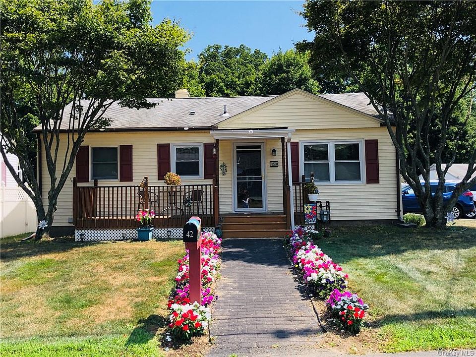 2nd image of 42 Arlington Pl