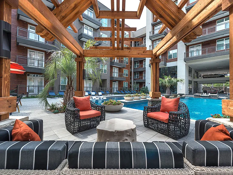 Windsor by the Galleria boasts expansive amenity spaces, indoors and outdoors