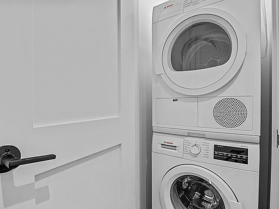 4th image of 2858 Stillwell Ave APT 3D