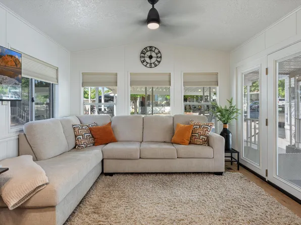 1150 W Red Hills Pkwy Unit 18, Washington, UT 84780