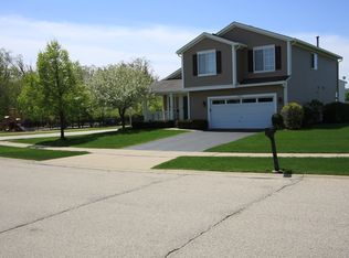 4445 W Roundstone Way, Waukegan, IL 60085
