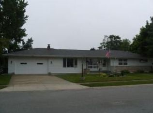 526 Poplar Dr, Bremen, IN 46506