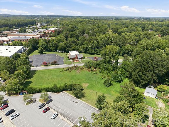 4th image of 1027 Lincolnton Rd
