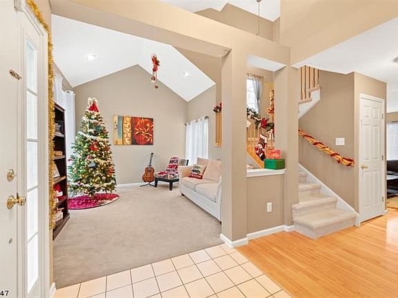 2nd image of 36 Crestwood Cir