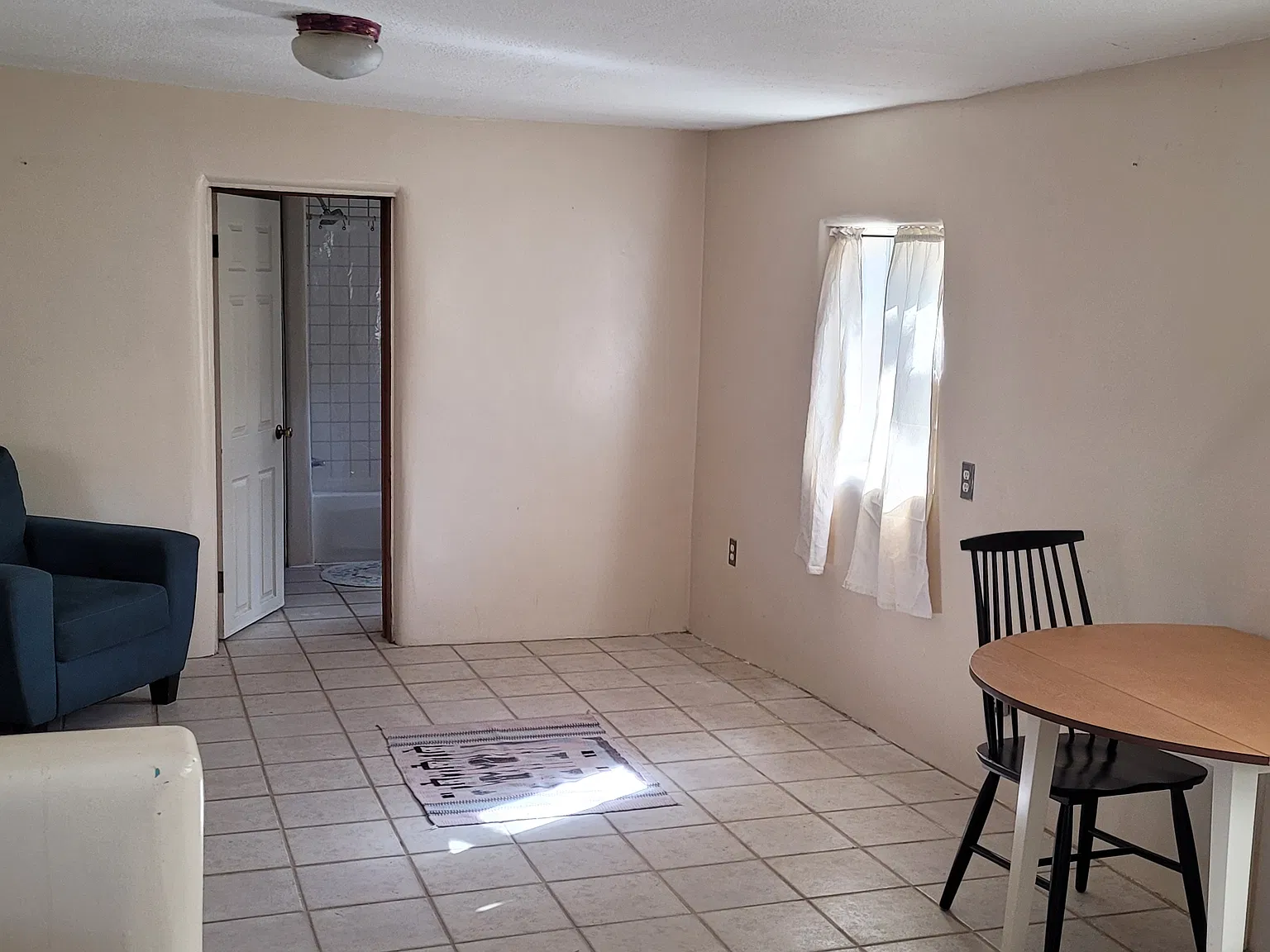 1 bed, 900 sqft, $2,000 — Photo 3