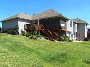 1438 Windham Hill Dr, Riverside, IA 52327