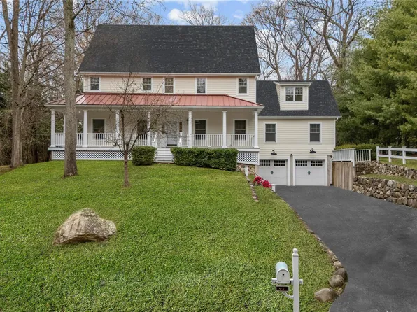 17 Nadworny Lane, Stony Brook, NY 11790