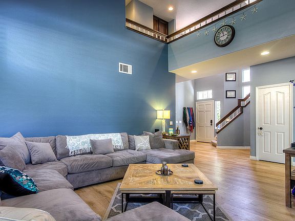 3rd image of 264 Valero Cir