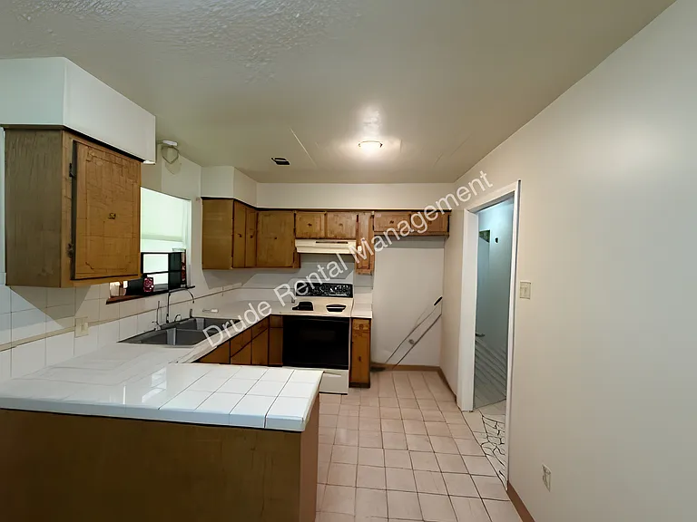 335 N Baronne St — Photo 14