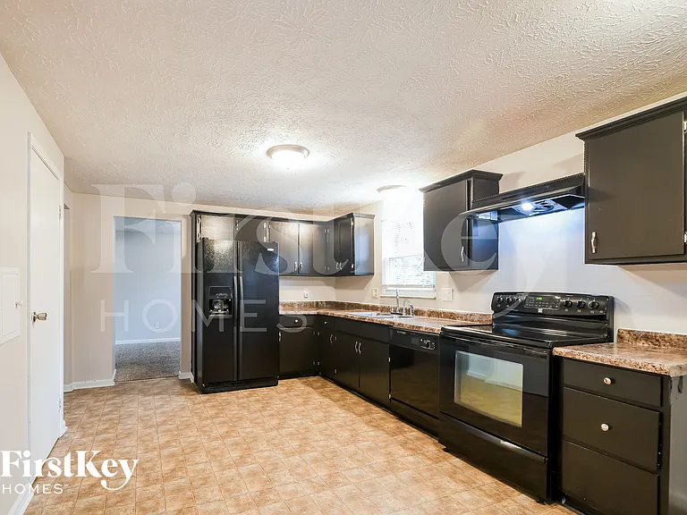 9026 Kasteel Way — Photo 4