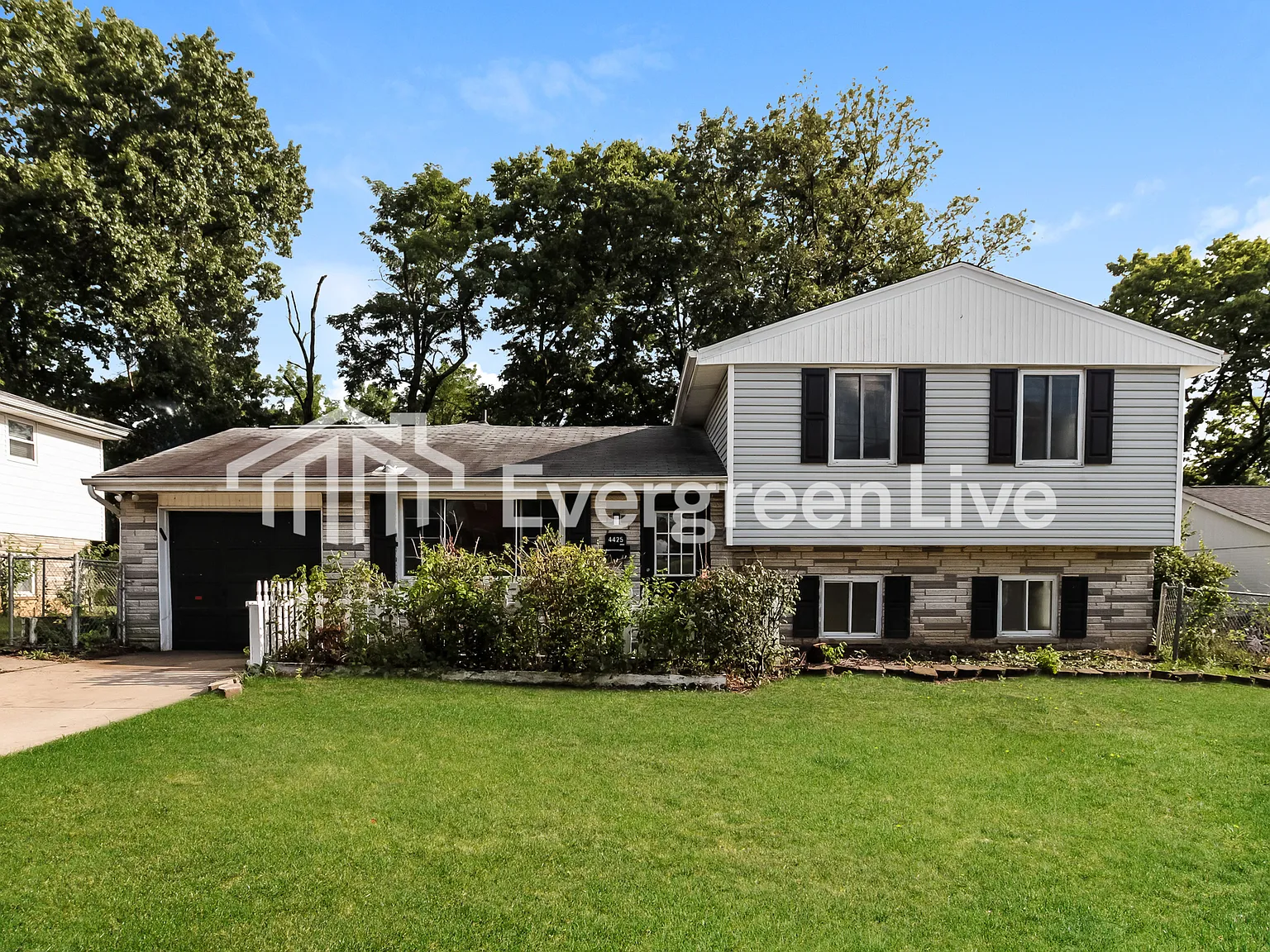 3 bed, 2.5 bath, 1472 sqft, $1,895 — Photo 1