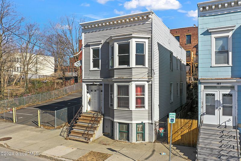 3rd image of 169 Myrtle Avenue