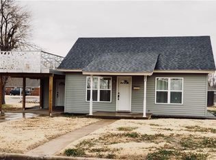 402 W Arapaho Ave, Weatherford, OK 73096