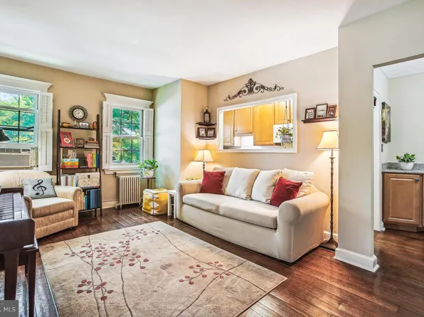 4870 Macarthur Blvd NW APT 5, Washington, DC 20007