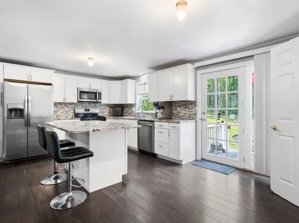 12 Lenny Lane #A, Hudson, NH 03051