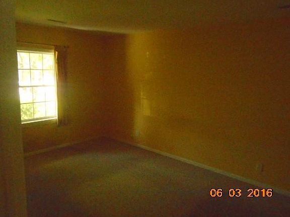 5th image of 269 E Clay St