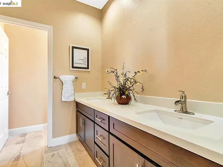4724 Cove Ln — Photo 27