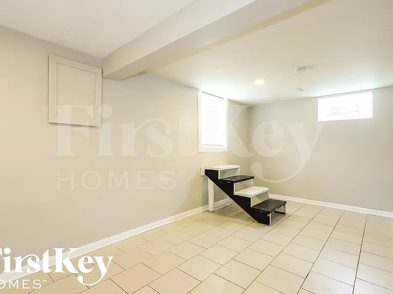 14347 Woodlawn Ave — Photo 14