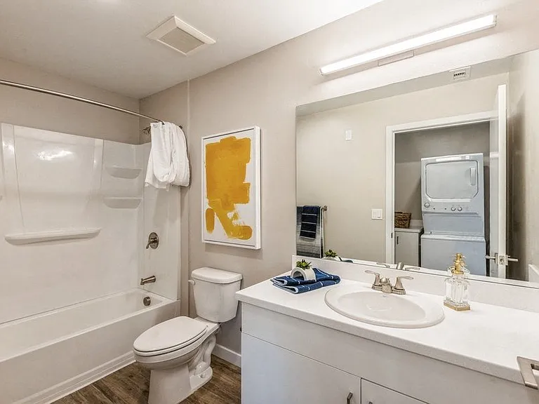 Parq Crossing Apartments — Photo 13