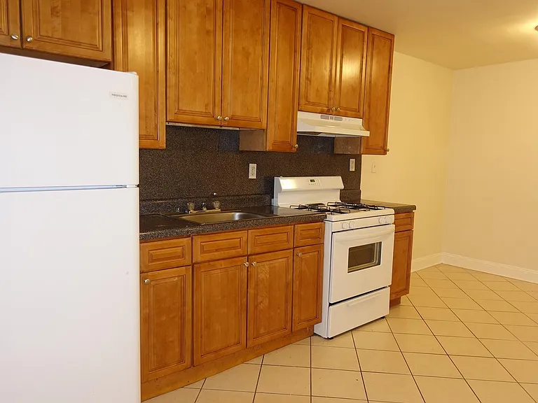 423 Avenue C #102 — Photo 2