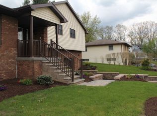 357 Clover Ln, Shavertown, PA 18708