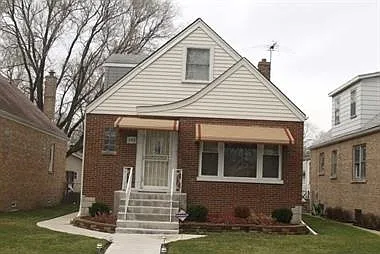332 Granville Ave photo 1