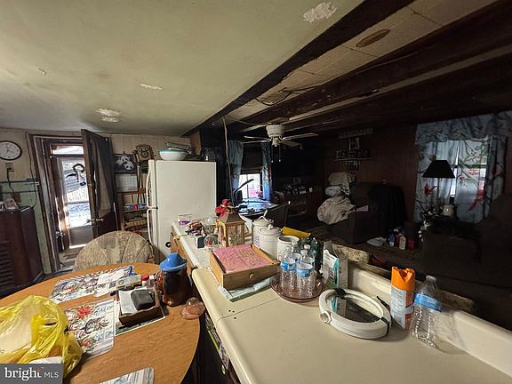 4th image of 212 Benton Rd