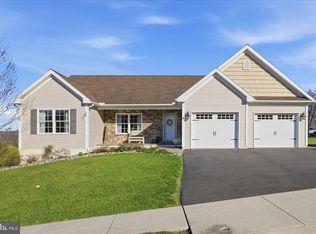68 Gentle Dr, East Earl, PA 17519
