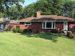 1041 55th St, Downers Grove, IL 60515