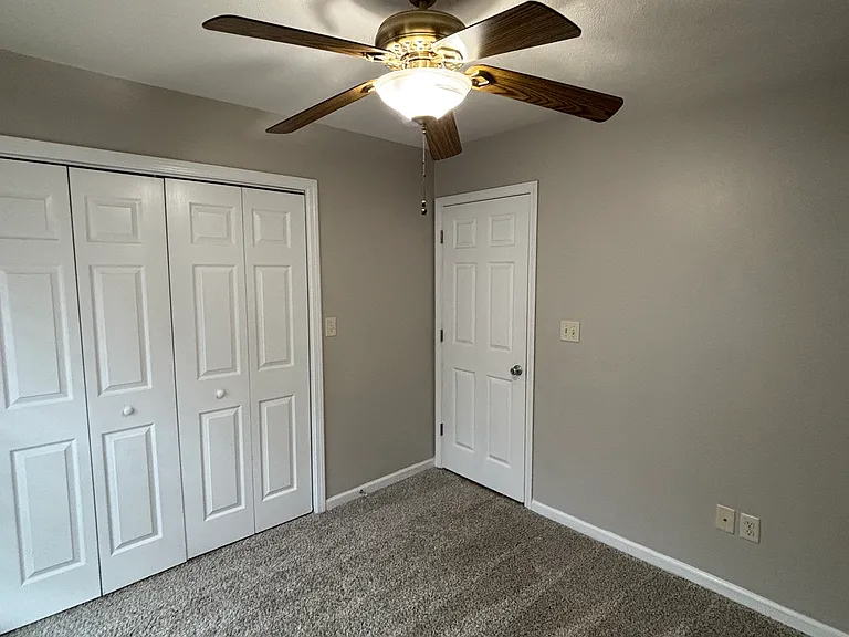 409 Calvin Ct — Photo 13