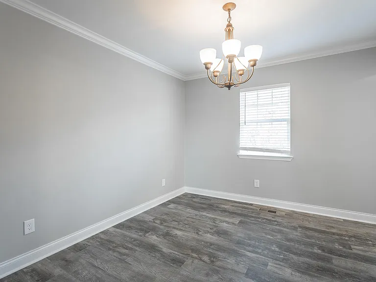 8214 Holly Crest Dr — Photo 17