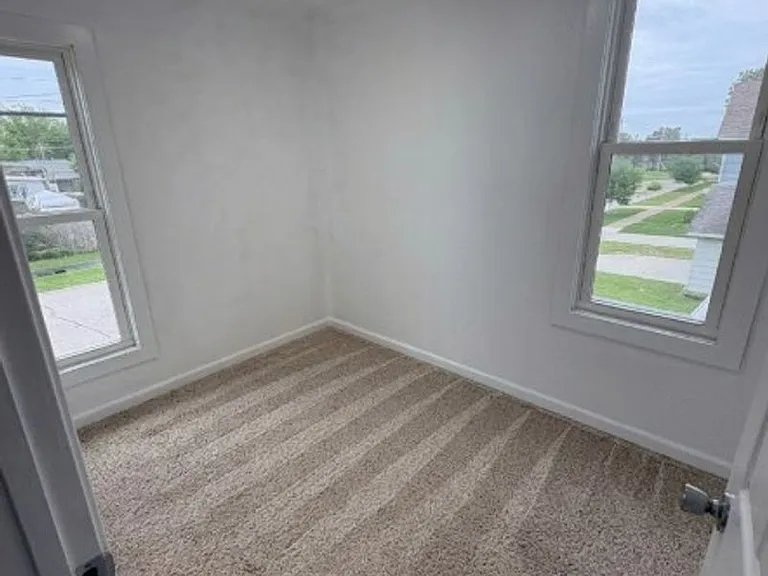 1204 Bluff St — Photo 16