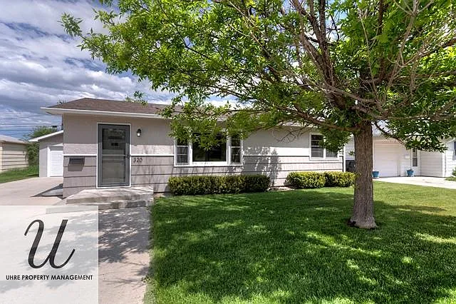 4 bed, 1900 sqft, $2,300 — Photo 1