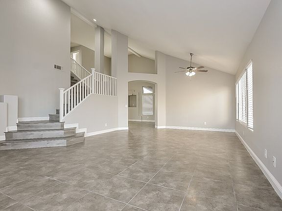 4th image of 3741 Seaforth St