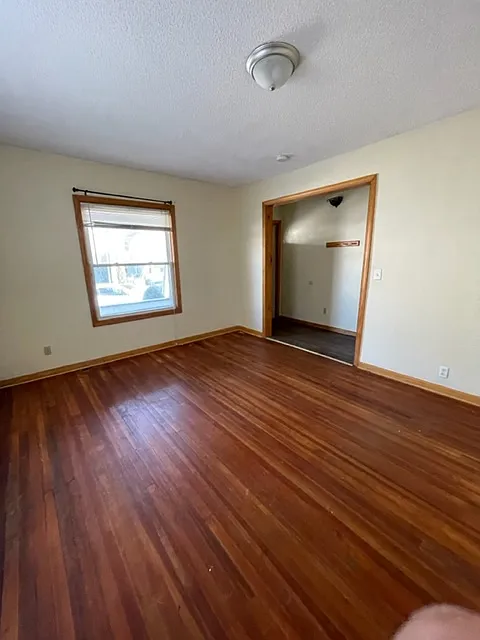 469 Center St #1F