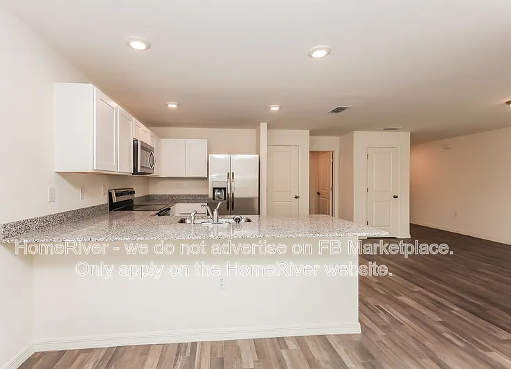 3 bed, 2.0 bath, 1272 sqft, $1,895 — Photo 4