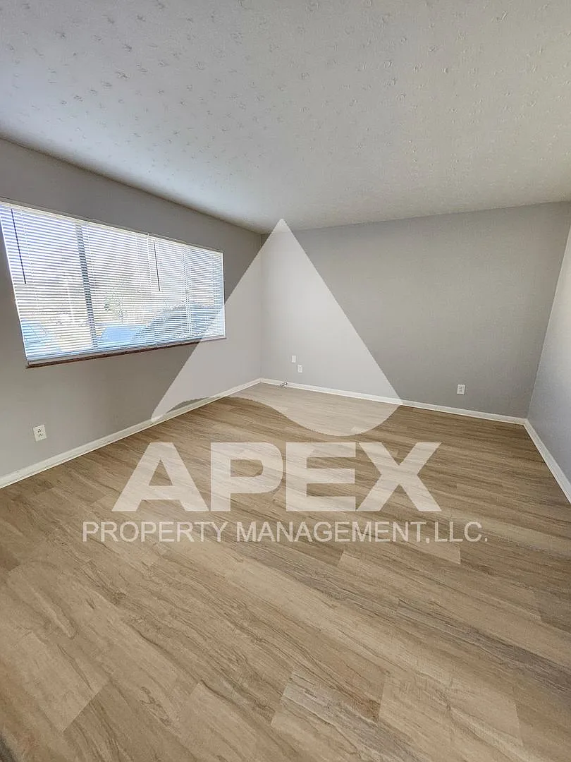 Springdale Apartments — Photo 4