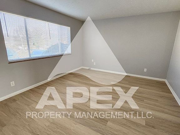 3rd image of 2927 Whittle Springs Rd APT 1