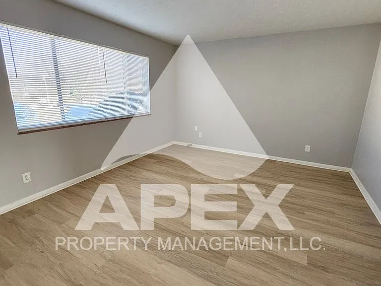 Springdale Apartments — Photo 4
