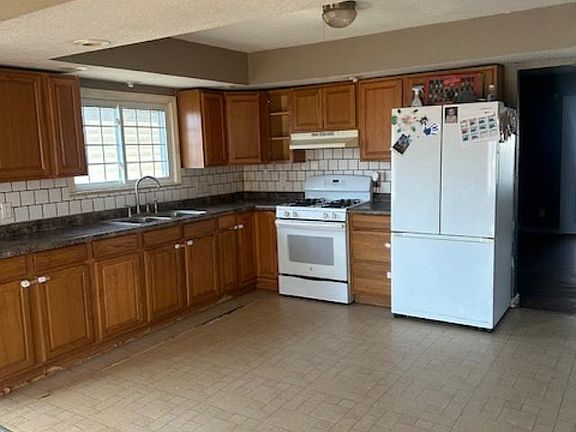 5th image of 609 Olive Rd