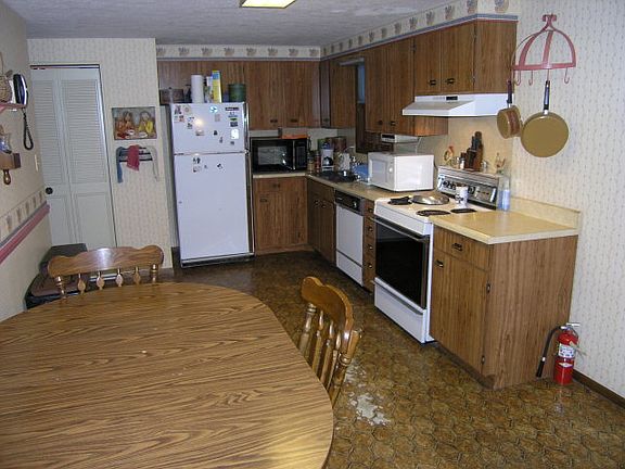 5th image of 2439 Thornton Ave