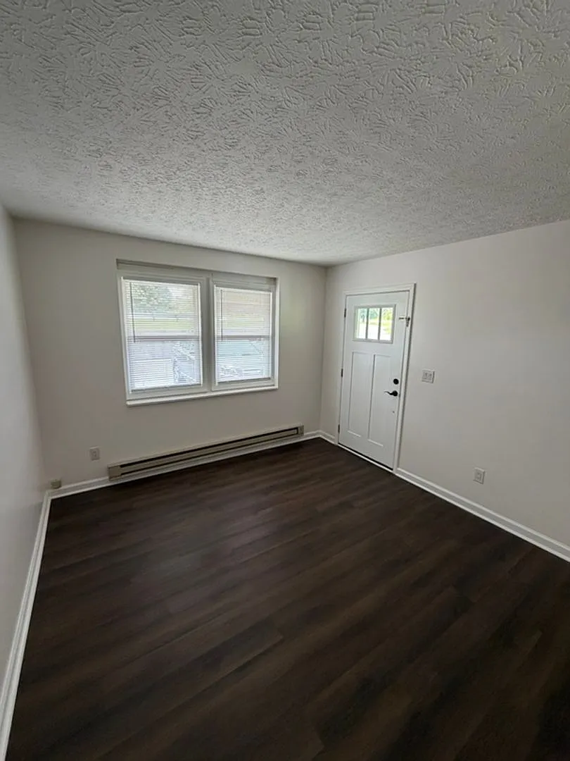 3241 Enka Highway — Photo 2